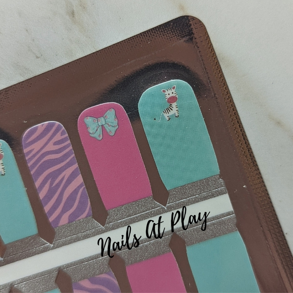 5 for $20 Nail Wraps- (kids) Little Giraffe - Picture 2 of 4